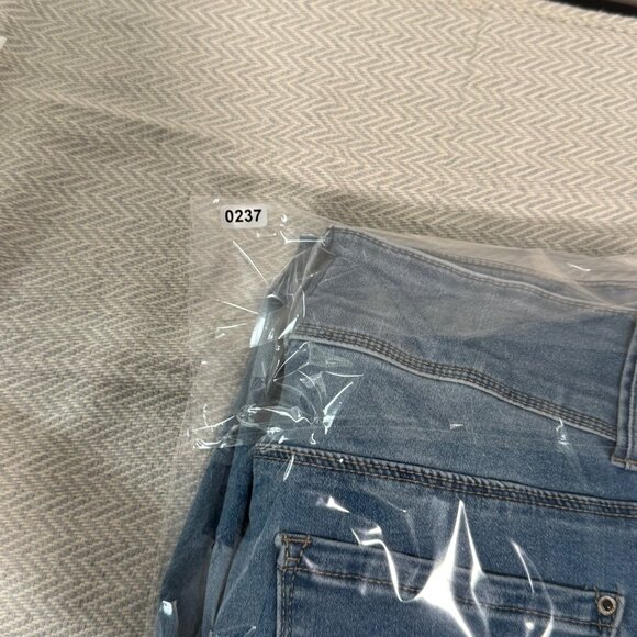 Curve Appeal Jeans Womens 6 Curve Creator High-Rise Stretch Denim Casual Comfort - Picture 5 of 10